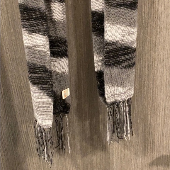 ❗️BOGO❗️Alpaca Scarf - Picture 3 of 5